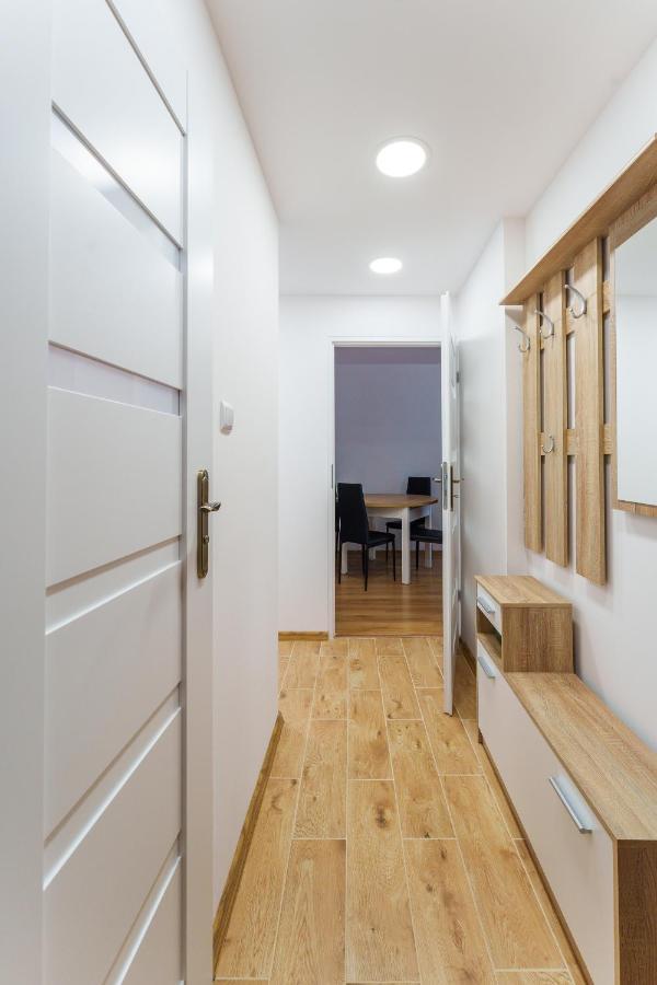 Apartament Pod Swierkiem - Pet Friendly - 2 Osobne Pokoje Dla Max 5 Osob - Space Apart Jelenia Gora Bagian luar foto
